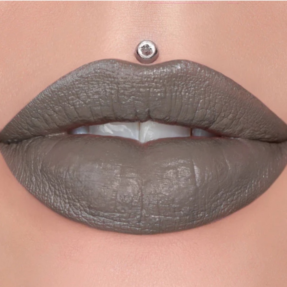 Jeffree Star “Grave Digger” Velvet Trap Lipstick-NEW IN BOX
